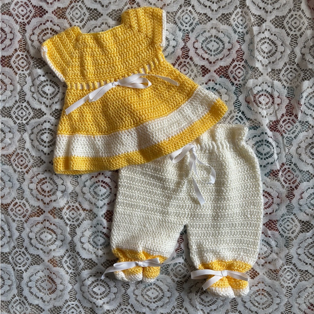 Yellow and White Ruffled Pleated Casual Dress with Cap Sleeves